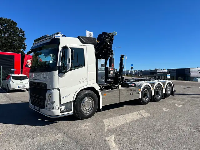 Volvo FM 13 500 8x4*4 Tridem Kranväxlare Hiab 302