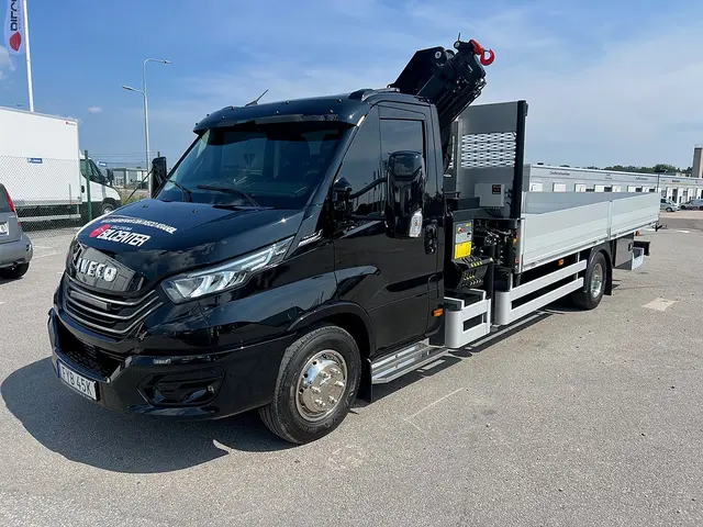 Iveco Daily 72C18 A8 Kranbil Palfinger Kran Fullutrustad