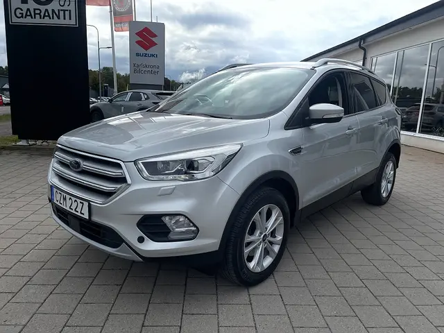 Ford Kuga 1.5 Flexifuel Automat Titanium 150 hk ENDAST 5967 mil