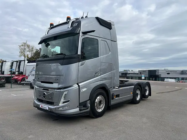 Volvo FH13 540 6x4 Aero Dragbil Lyftbar Tandem Axel, Retarder