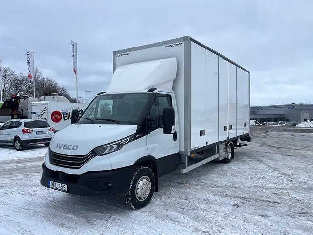 Iveco Daily 72C18 A8 Skåpbil Öppningsbarsida Fullutrustad