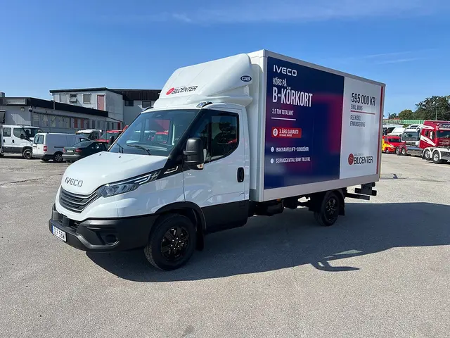 Iveco Daily 35S16 Hi-Matic Skåp & Lift