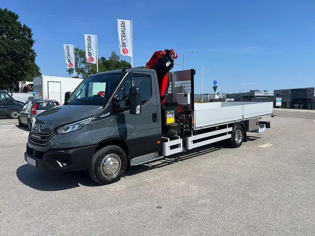 Iveco Daily 72C18 A8 Kranbil Palfinger Kran Fullutrustad