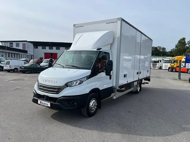 Iveco Daily 72C18 A8 Skåpbil Öppningsbarsida Fullutrustad